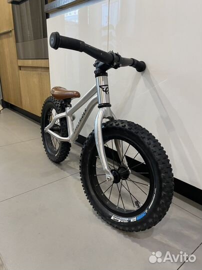 Беговел early raider 14 trail