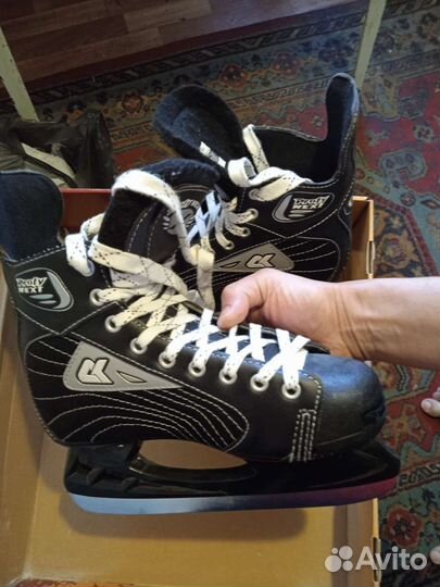 Коньки хокейные