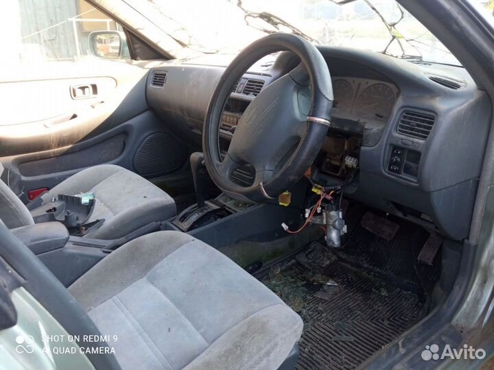 Стекло двери переднее Nissan Presea R11 GA15DE