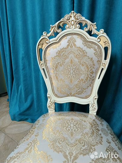 Кухонный стол и стулья комплект