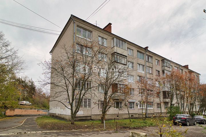 4-к. квартира, 100 м², 5/5 эт.