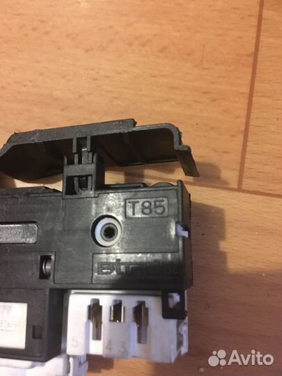 Блокировка люка стиральной машины Indesit iwsc 610