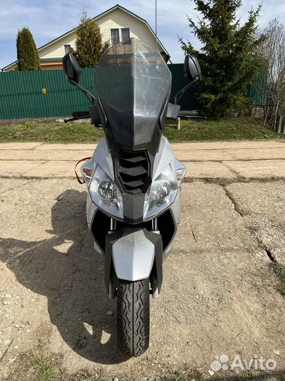 Макси скутер Stels Zion150