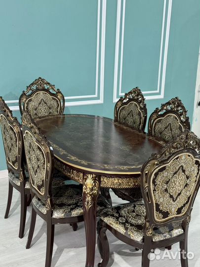 Стол и стулья