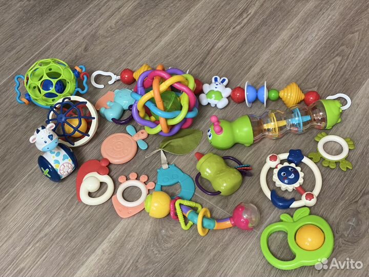 Погремушки, прорезыватели. кубик развивашка