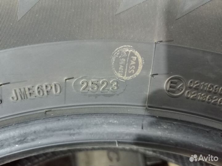 Arivo Ice Claw ARW8 215/70 R16 100T