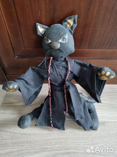 Чёрный кот Буддийский монах