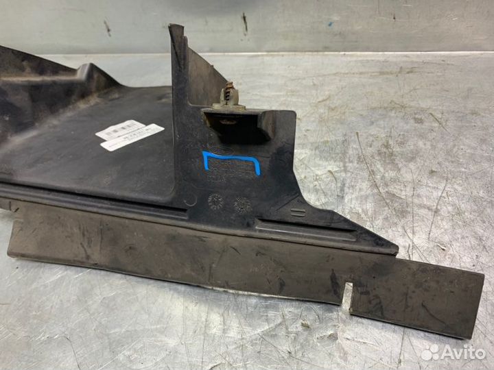 Воздуховод радиатора правый Ford Focus Ii