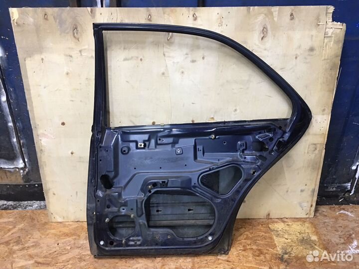 Задняя правая дверь w210 седан