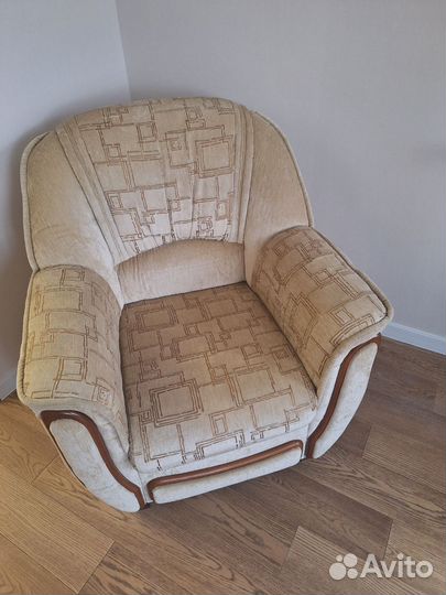Диван и два кресла