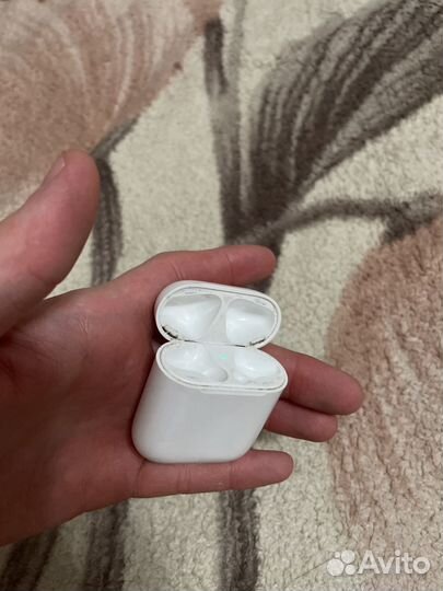Кейс от наушников airpods