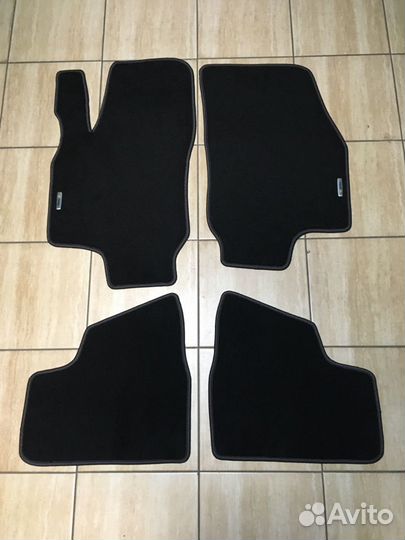 Автоковрики велюровые для opel Astra J. черные