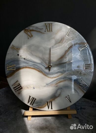 Часы из эпоксидной смолы