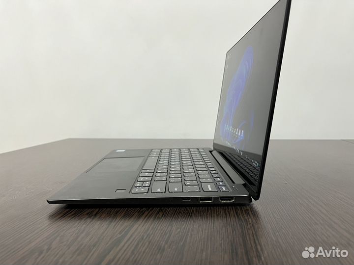 Ультрабук Lenovo