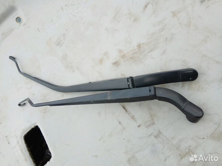 Поводки дворников стеклоочистителей Ниссан Альмера