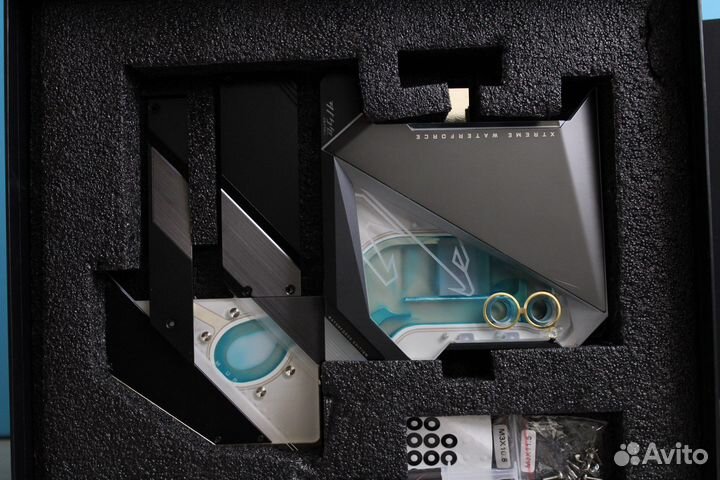 Gigabyte Z490 Aorus Xtreme Waterforce