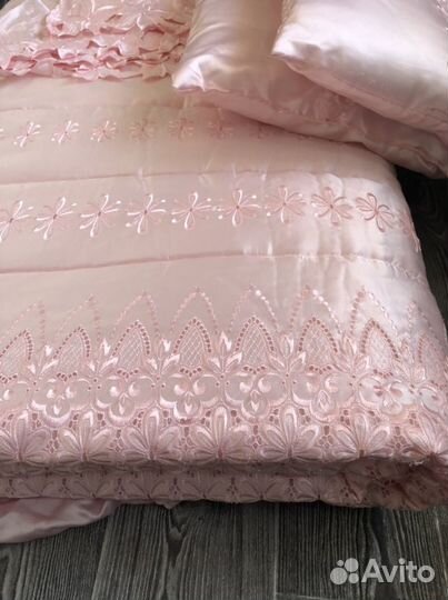 Комплект шторы,покрывало,подушки,простыня