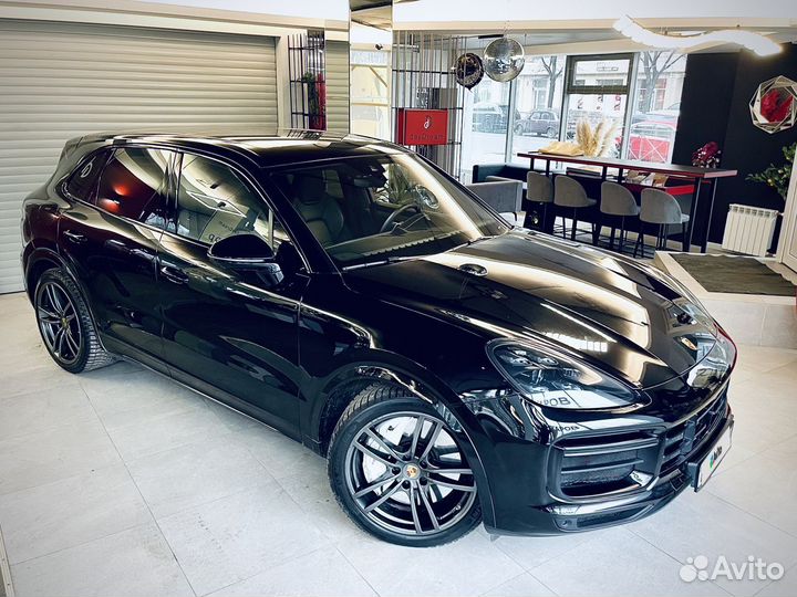 Porsche Cayenne Turbo, 2018