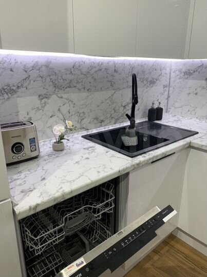 2-к. квартира, 54 м², 1/3 эт.