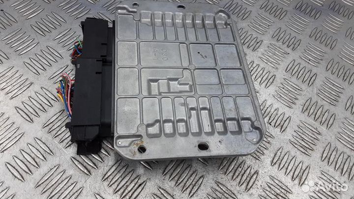 Блок управления двигателем Mitsubishi Montero/Paje