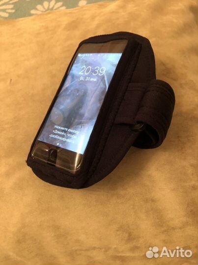 Нарукавная повязка для спорта tune belt av 90