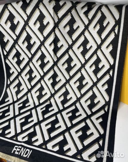 Шарф Fendi черный