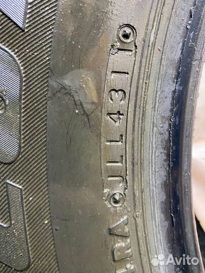 Bridgestone Dueler H/L 400 215/70 R17