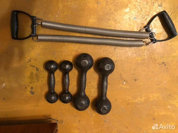 Гантели 6кг, 3,5кг, 1,5кг и экспандер пружинный