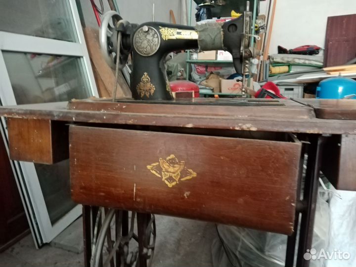 Швейная машина Чайка 2