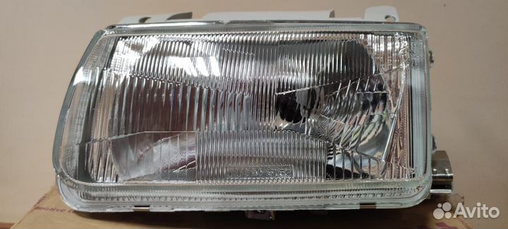 Фара Volkswagen Polo/Mazda 3/KIA/Renault
