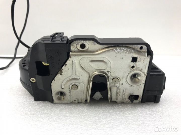 Замок двери задний левый Mercedes-Benz E-Class