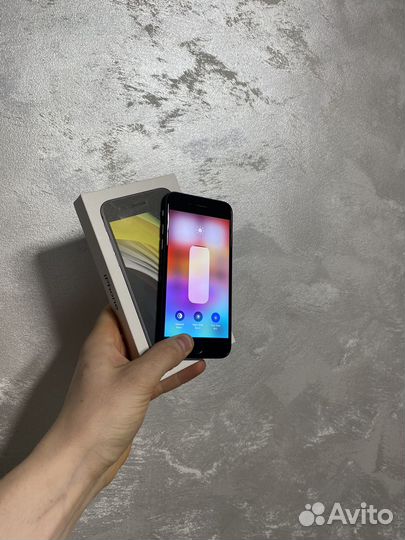 iPhone SE (2020), 64 ГБ