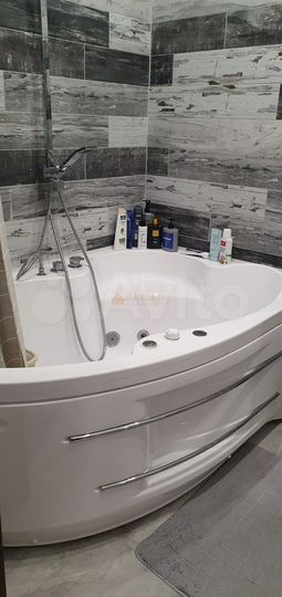 2-к. квартира, 64 м², 7/16 эт.