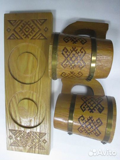 Кружки из дуба на подставке