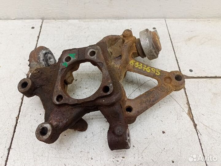 Кулак задний левый Сааб