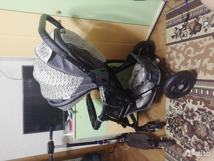 Прогулочная коляска
