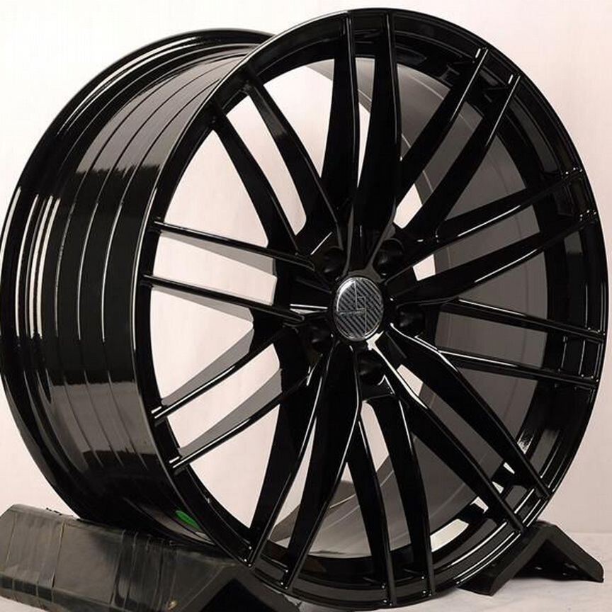 KoKo Kuture YF0417 : 9,5x22 5*112 Et:26 Dia:66,6 Gloss Black