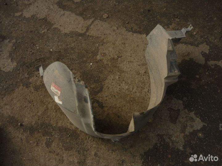 Подкрылок передний правый Киа Рио 1