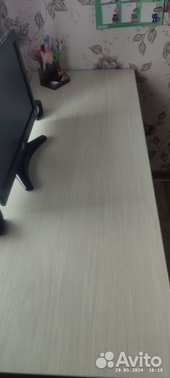 Письменный стол