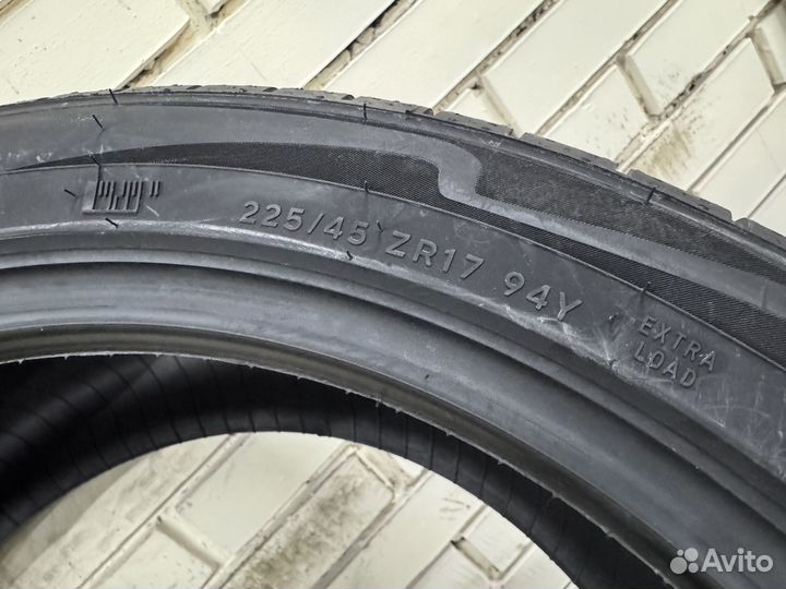 Ikon Tyres Autograph Ultra 2 225/45 R17 102H
