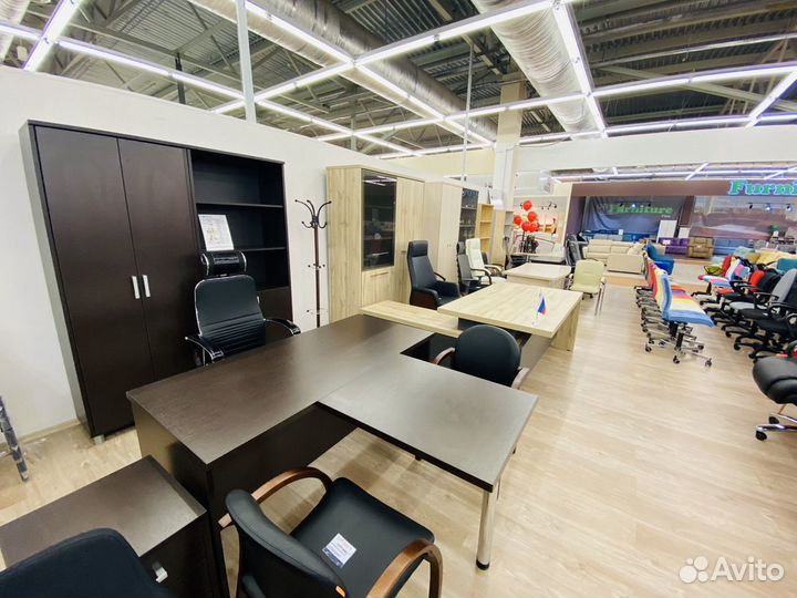 Стол для дома и офиса