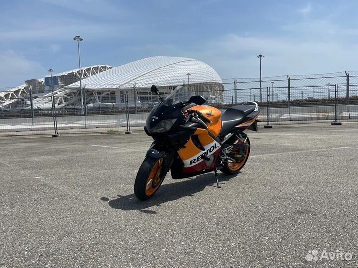 Мотоцикл Honda CBR600