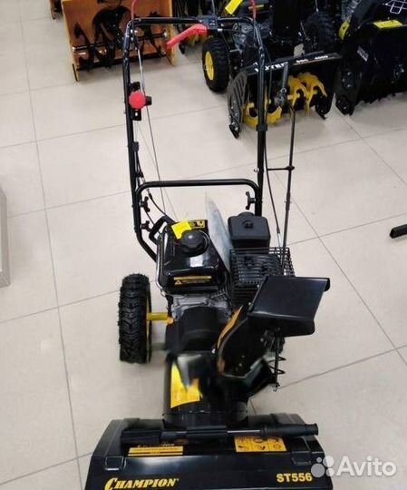 Снегоуборщик champion ST556 Витринный