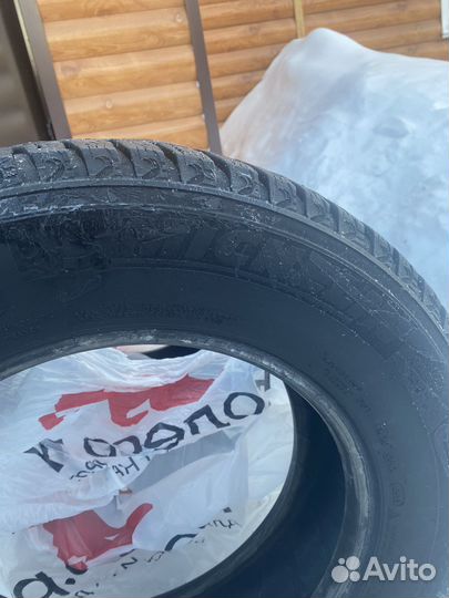 Michelin X-Ice North 215/70 R16