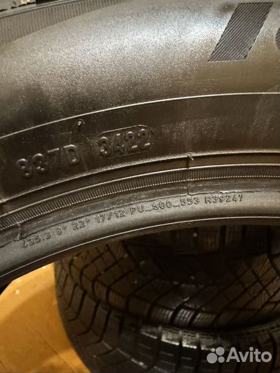 Pirelli Ice Zero FR 215/55 R17