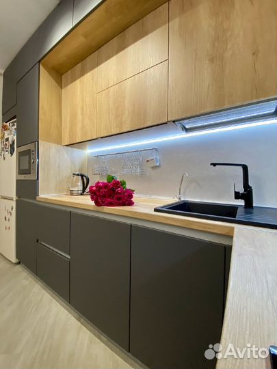 Кухня на заказ с доводчиками