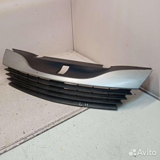 Решетка радиатора Renault Laguna 2 2004 8200390126