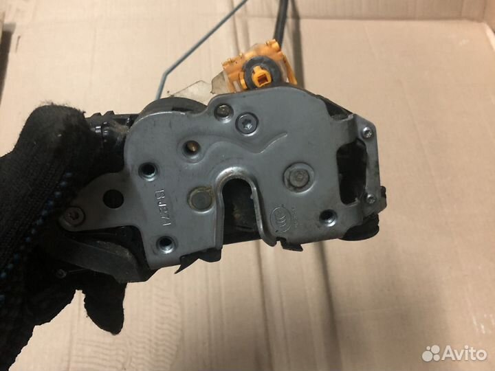 Chevrolet aveo т300 замок двери