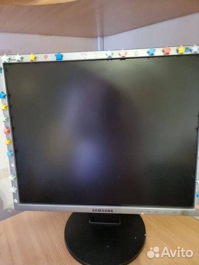 Монитор Samsung SyncMaster 943N