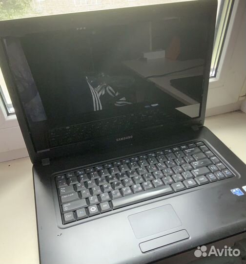 Ноутбук samsung np-r517
